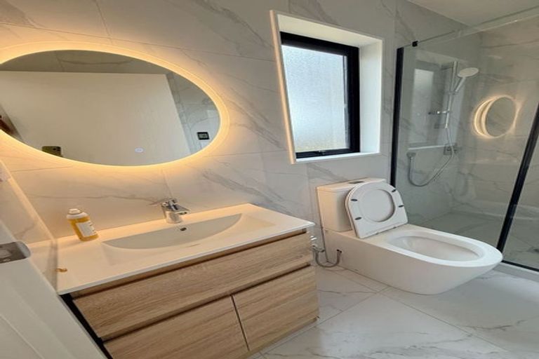 Photo of property in 73 Hutchinsons Road, Bucklands Beach, Auckland, 2014