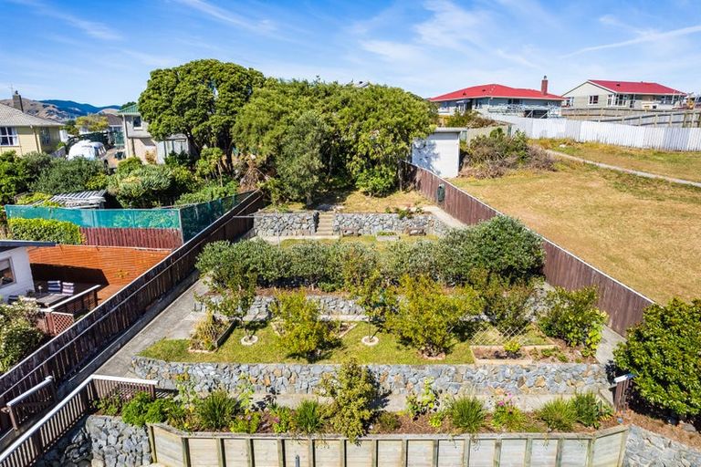 Photo of property in 37 Beaumaris Crescent, Ascot Park, Porirua, 5024
