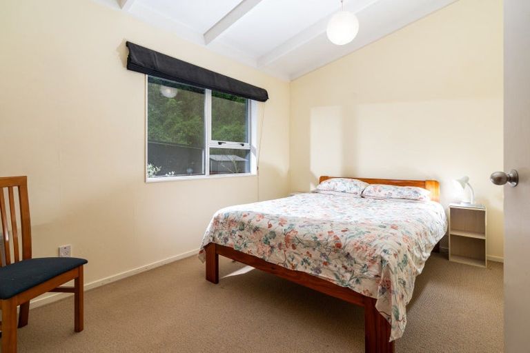 Photo of property in 12 Fiona Grove, Karori, Wellington, 6012