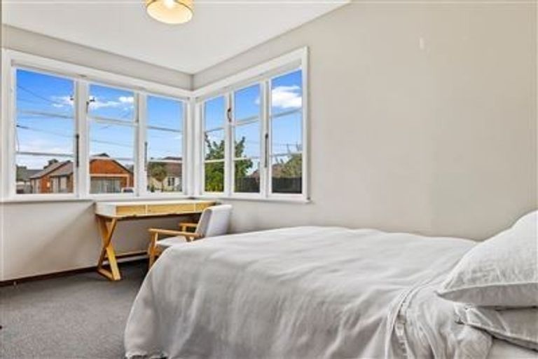 Photo of property in 19 Pitcairn Crescent, Bryndwr, Christchurch, 8053