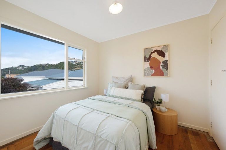 Photo of property in 5/139 Queens Drive, Lyall Bay, Wellington, 6022