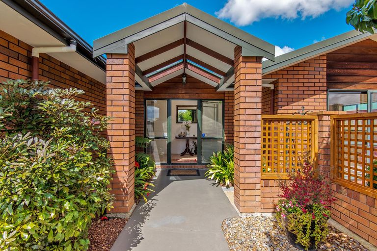 Photo of property in 7 Strachan Way, Highbury, Palmerston North, 4412