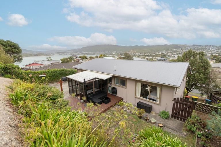 Photo of property in 27 Inlet View, Titahi Bay, Porirua, 5022