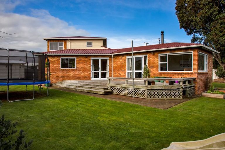 Photo of property in 10 Maire Street, Hawera, 4610