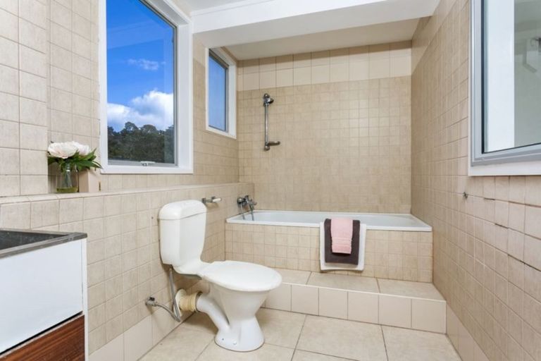 Photo of property in 20 Finn Place, Totara Vale, Auckland, 0629