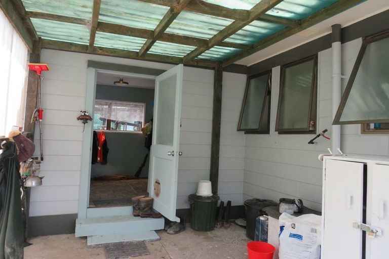 Photo of property in 244 Tinopai Road, Matakohe, 0593