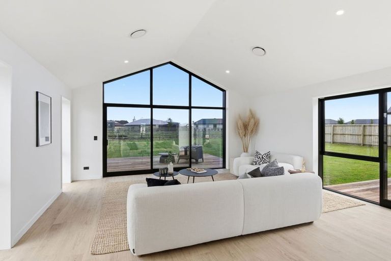 Photo of property in 94 Ridgeland Way, West Melton, 7618