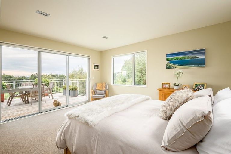 Photo of property in 6 Hadleigh Lane, Westmorland, Christchurch, 8025