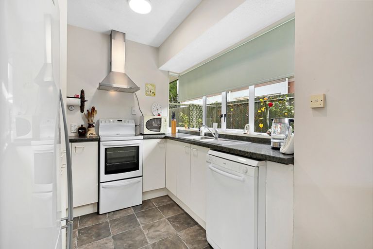 Photo of property in 3/356 Yaldhurst Road, Russley, Christchurch, 8042