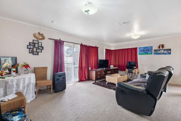 Photo of property in 2/17a Idesia Place, Totara Heights, Auckland, 2105