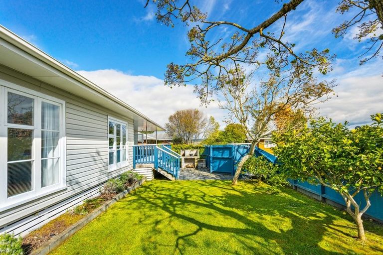 Photo of property in 60 Pomaria Road, Henderson, Auckland, 0610
