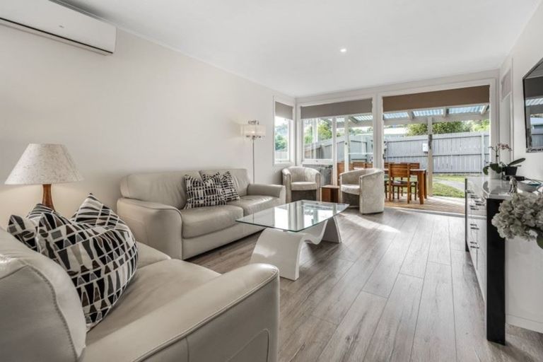 Photo of property in 1/51 Selwyn Crescent, Forrest Hill, Auckland, 0620