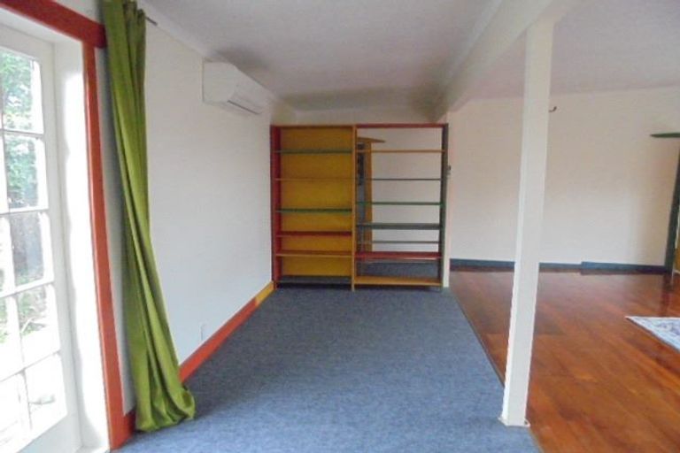 Photo of property in 42 Sarah Street, Waikawa Beach, Levin, 5573