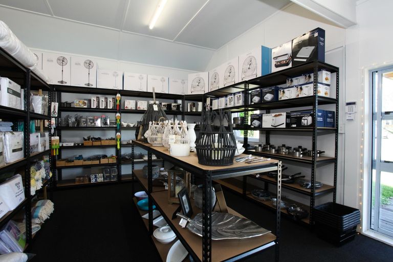 Photo of property in 1 Wallis Lane, Orewa, 0931