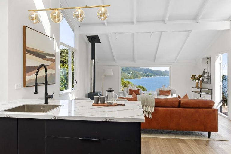 Photo of property in 7 Westhill Road, Point Howard, Lower Hutt, 5013