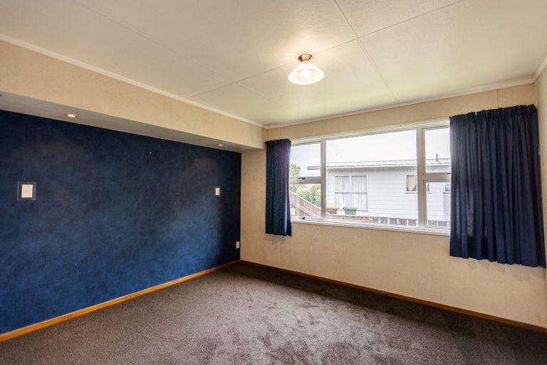 Photo of property in 17 John F Kennedy Drive, Milson, Palmerston North, 4414