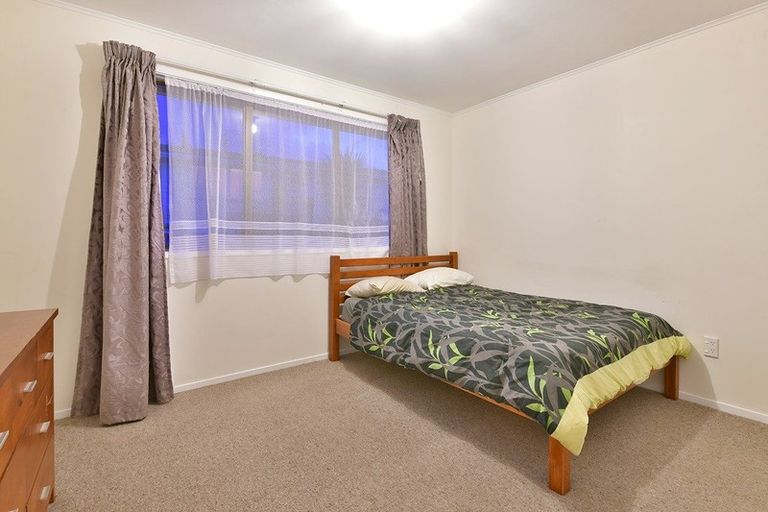 Photo of property in 114 Weatherly Road, Torbay, Auckland, 0630