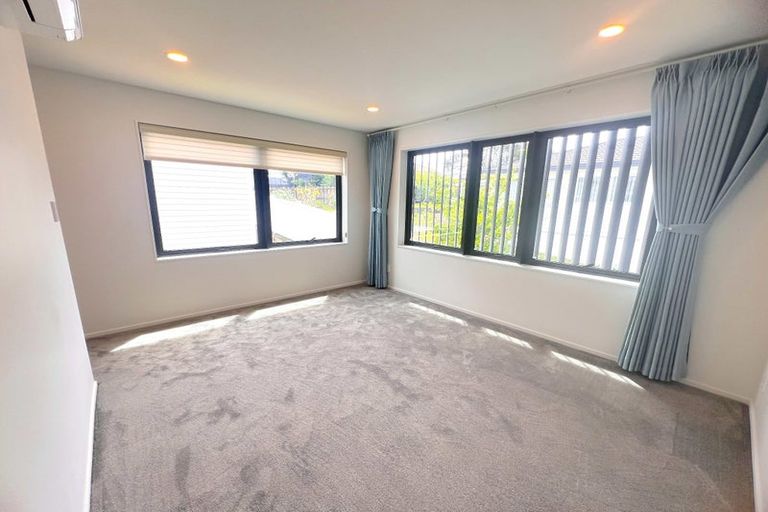 Photo of property in 1a Wren Place, Unsworth Heights, Auckland, 0632