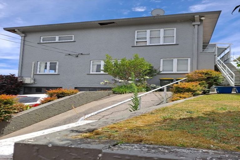 Photo of property in 5a Pendarves Street, New Plymouth, 4310