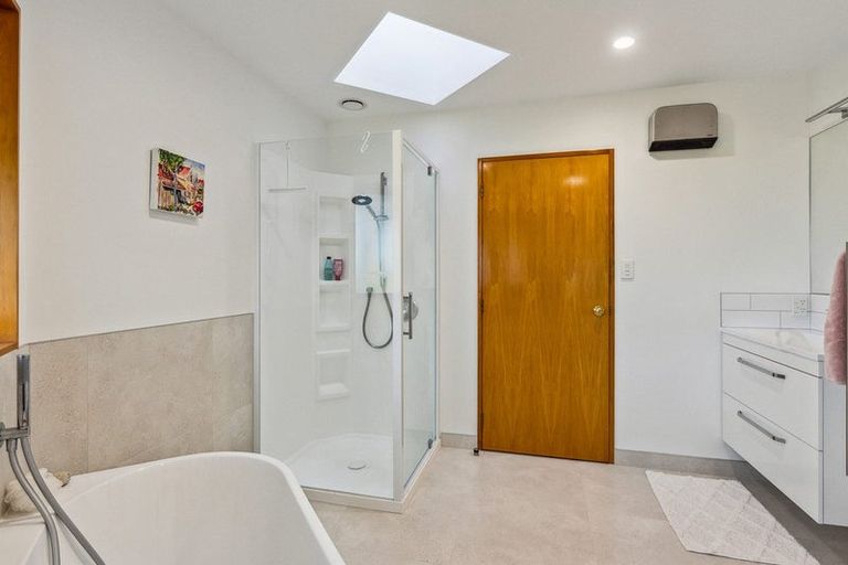 Photo of property in 11 Barrett Drive, Waikanae Beach, Waikanae, 5036