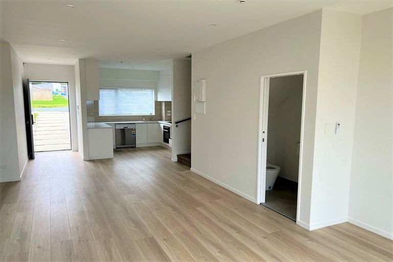 Photo of property in 11a Crestview Rise, Papakura, 2110