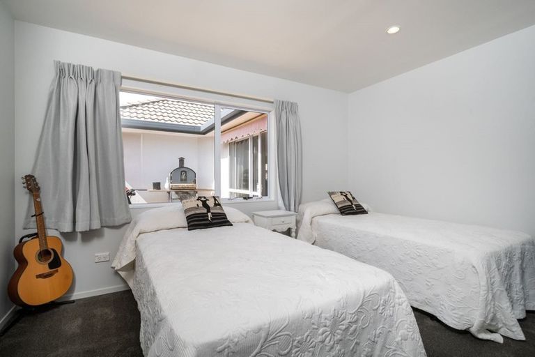 Photo of property in 39 Suncrest Drive, West Harbour, Auckland, 0618