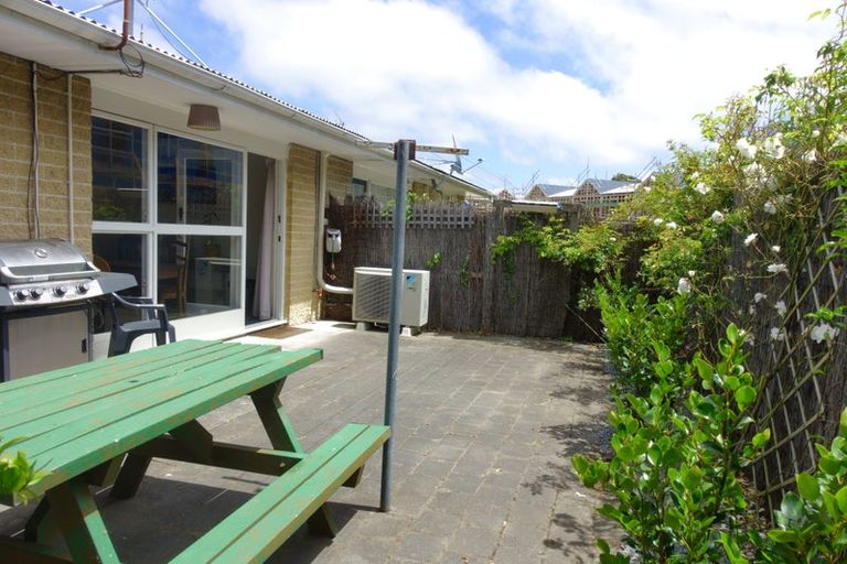 Photo of property in 2/5 Church Square, Addington, Christchurch, 8024