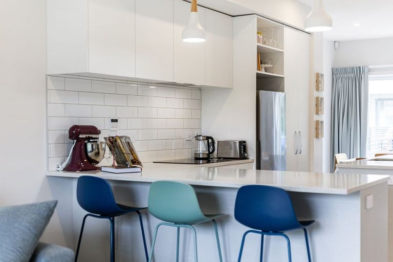 Photo of property in 34 Koreke Close, Kenepuru, Porirua, 5022