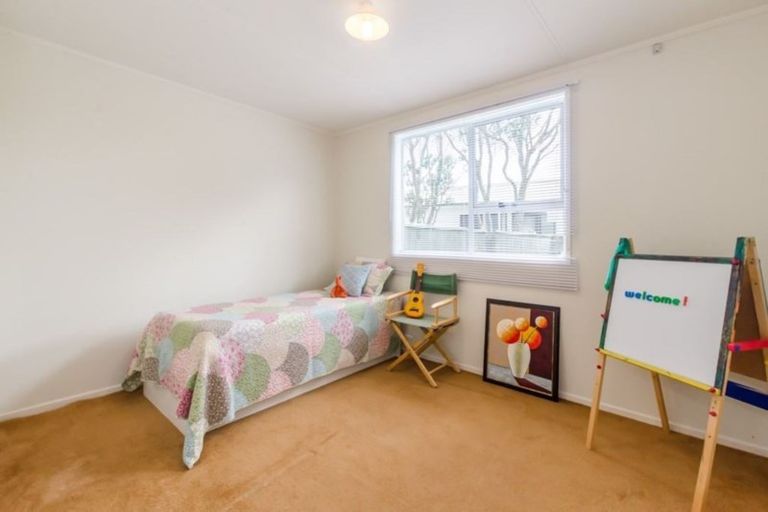 Photo of property in 10 Konini Crescent, Waikanae Beach, Waikanae, 5036