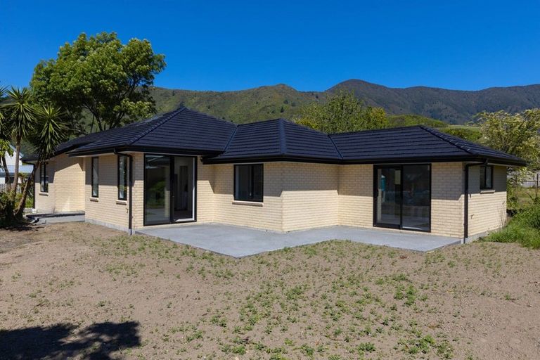 Photo of property in 213a Waikawa Road, Waikawa, Picton, 7220