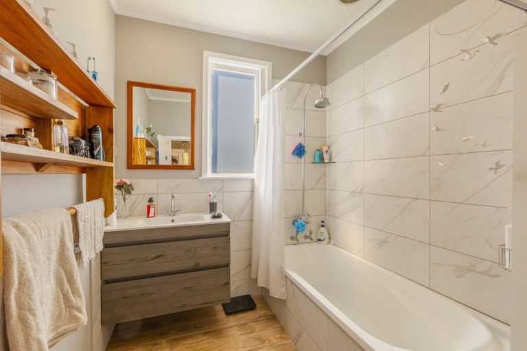 Photo of property in 15 Watts Street, Waipawa, 4210