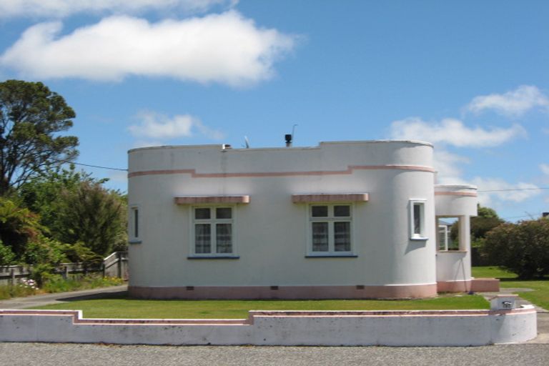 Photo of property in 180 Derby Street, Westport, 7825