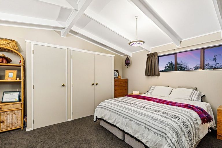 Photo of property in 12 Peterhouse Place, West Harbour, Auckland, 0618