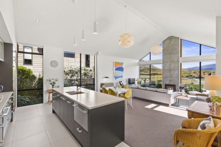 Photo of property in 7 Jackby Court, Jacks Point, Queenstown, 9371