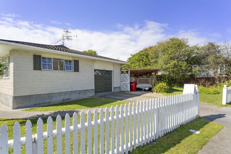 Photo of property in 100 Waerenga Road, Otaki, 5512