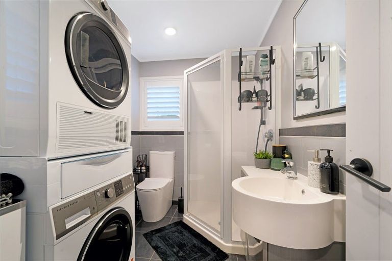 Photo of property in 12 Pahi Place, West Harbour, Auckland, 0618