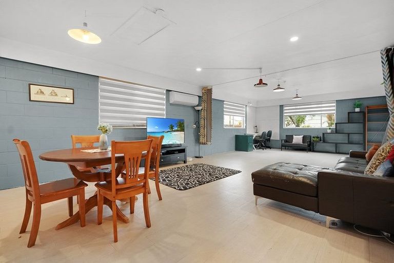 Photo of property in 16 Taitua Drive, Te Atatu South, Auckland, 0610