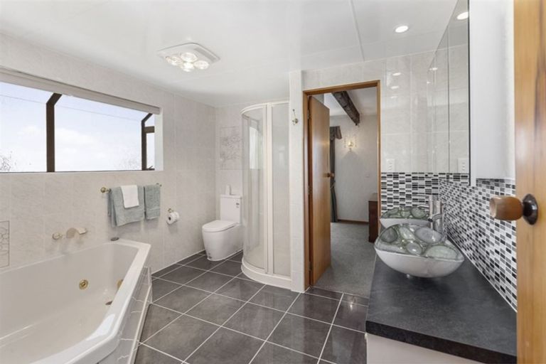 Photo of property in 27 Mercury Way, Whitby, Porirua, 5024