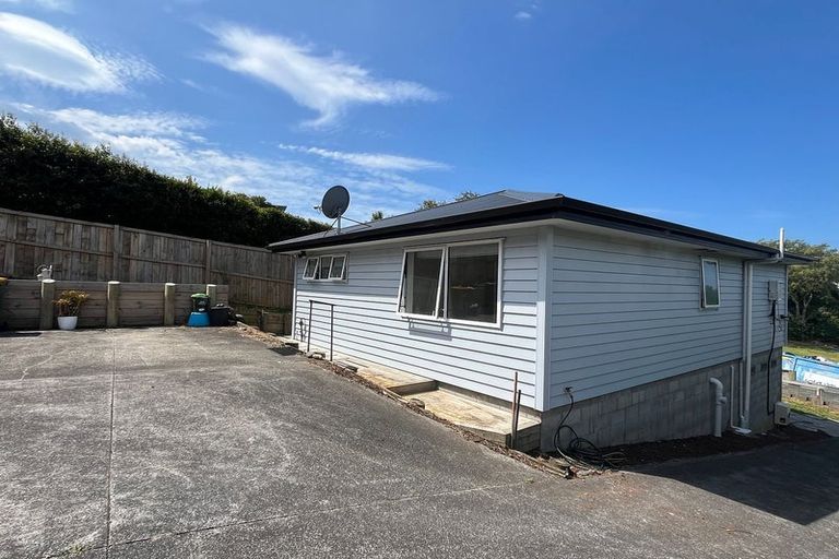 Photo of property in 47 Amorino Drive, Red Beach, 0932