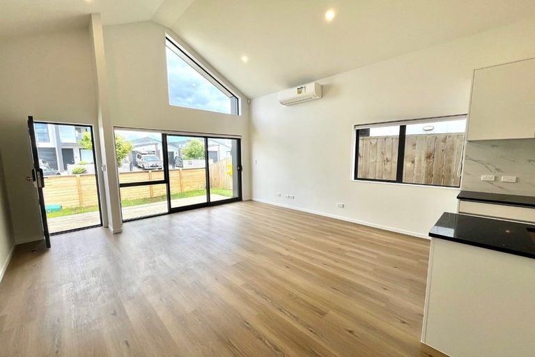 Photo of property in 50 Clayden Shuttleworth Street, Papakura, 2110