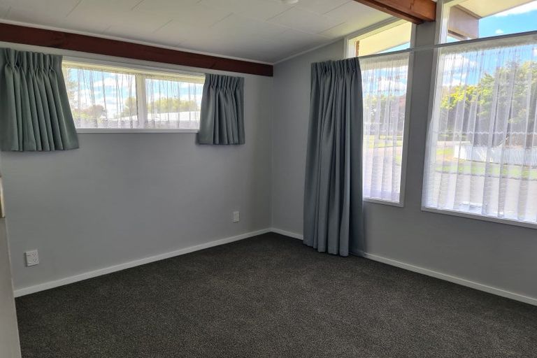Photo of property in 2 Drury Street, Cloverlea, Palmerston North, 4412