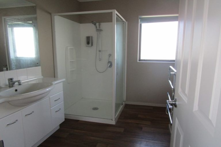 Photo of property in 1 Valley Road, Waiuku, 2123