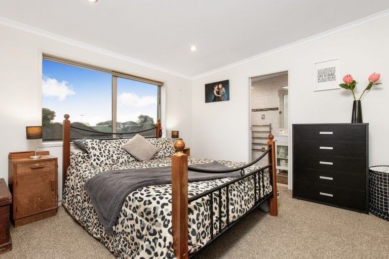 Photo of property in 12-14 Clevedon Road, Papakura, 2110