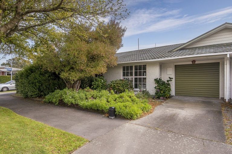 Photo of property in 2 Ashfield Place, Ilam, Christchurch, 8041