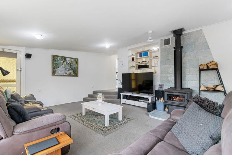 Photo of property in 14 Luke Place, Fairy Springs, Rotorua, 3015