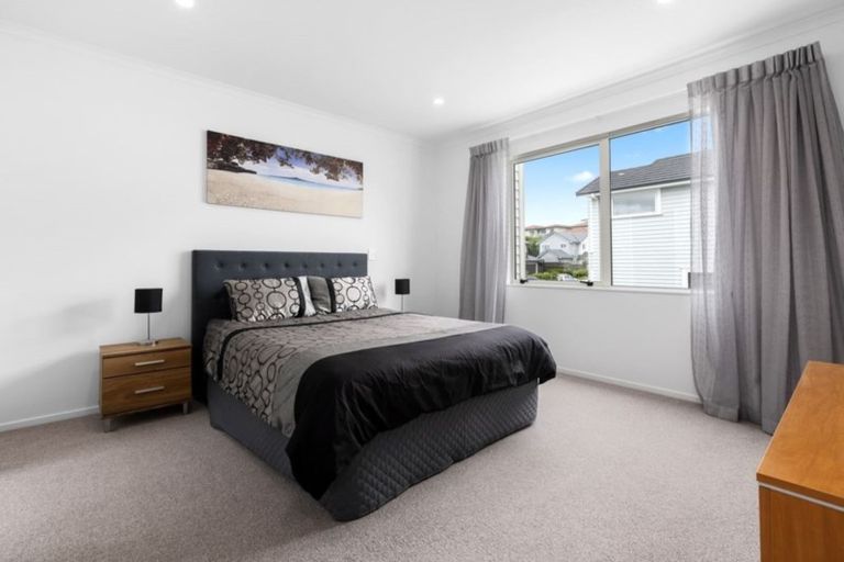 Photo of property in 10 Couldrey Crescent, Red Beach, 0932