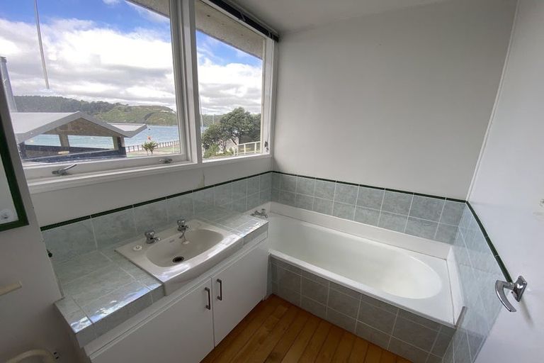 Photo of property in 214 Evans Bay Parade, Hataitai, Wellington, 6021