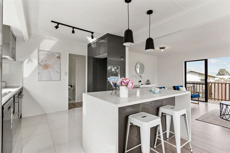 Photo of property in 1/12 Frobisher Way, Clendon Park, Auckland, 2103