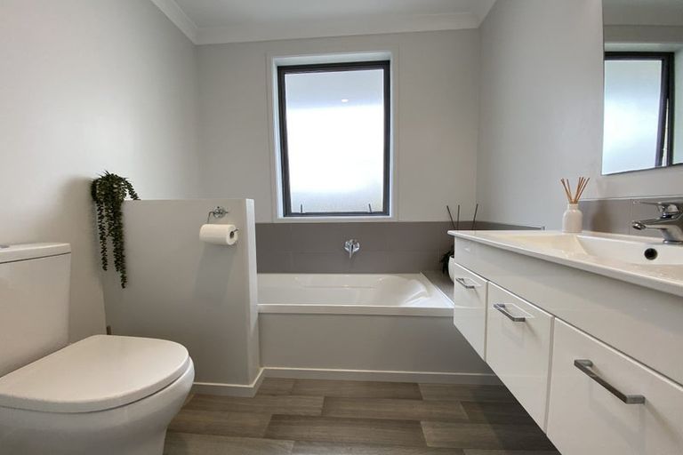 Photo of property in 14 Benmore Crescent, Pyes Pa, Tauranga, 3112