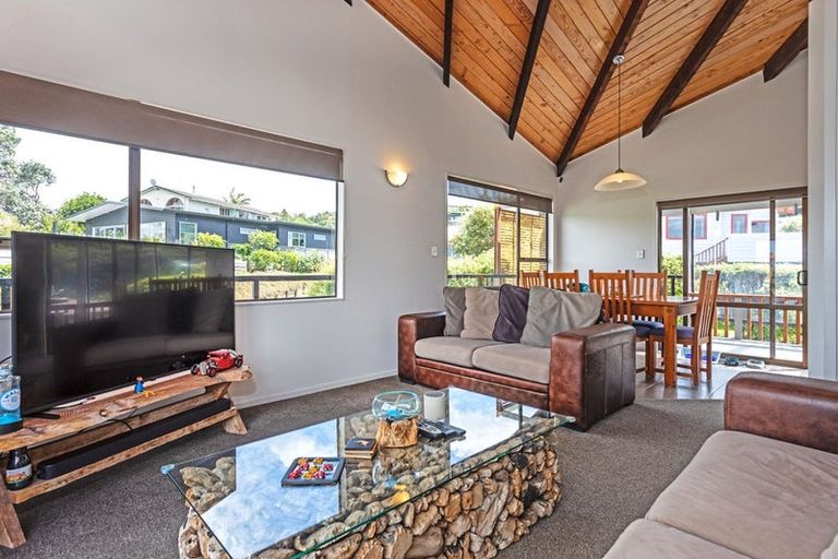 Photo of property in 9a Puriri Place, Whitianga, 3510
